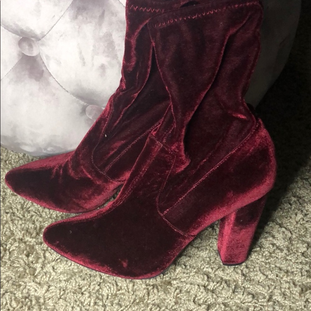 Velvet bootie
